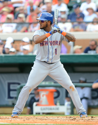 Illustration for article titled Jordany Valdespin Taking A Fastball Right To The Dick: A Photo Essay